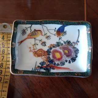Vassoio in porcellana vintage dipinto a mano