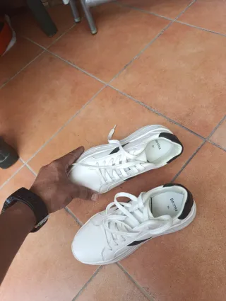 Zapatillas Mujer Blancas y Negras