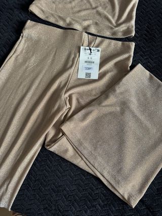 Conjunto top y pantalón brillante dorado