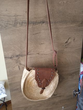 Bolso redondo mimbre y cuero