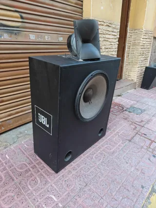 Altavoces JBL Professional - Sistema completo bar