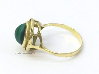 anillo oro 18k con piedra con malaquita