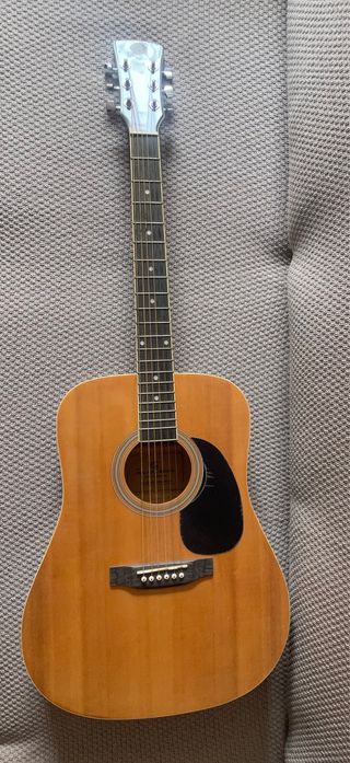 Guitarra Acústica + funda y guía