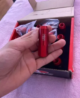 Tuercas de Rueda Rojas (Set de 20)