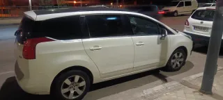 Peugeot 5008 2016