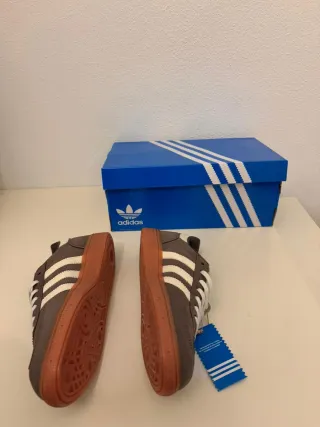 Zapatillas Adidas Samba Marrones y Blancas