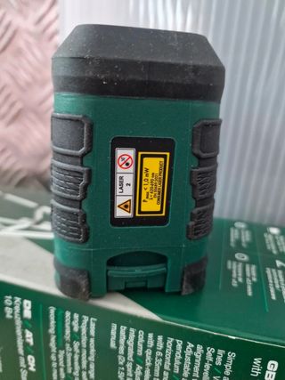 Nivel láser de líneas cruzadas con trípode