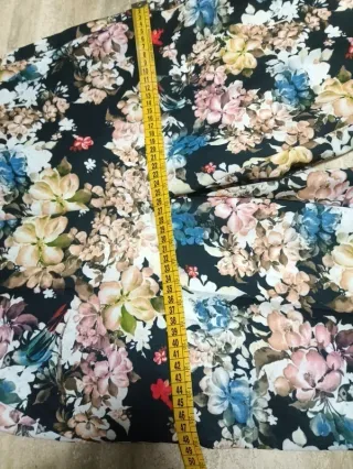 Pantaloni larghi fantasia floreale