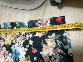 Pantaloni larghi fantasia floreale