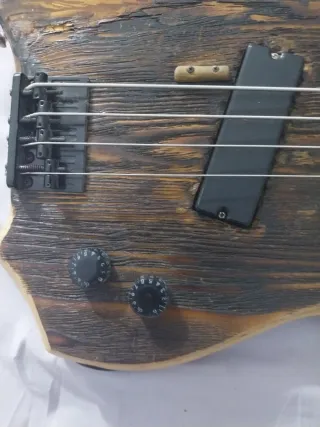 Bajo Eléctrico Artesanal Madera Rústica