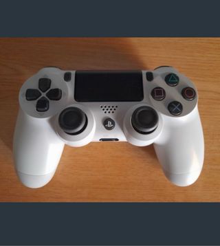PS4 Pro 1TB Glacier White