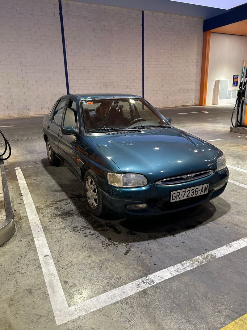 Ford Escort 1997 - foto 1