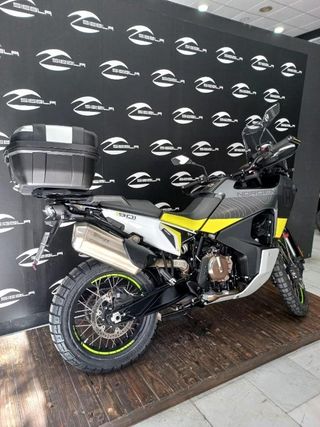 Husqvarna 2022 | 29.000 km | Gris | 9.499€