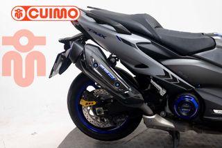 YAMAHA TMAX 560