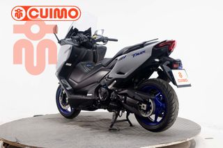 YAMAHA TMAX 560