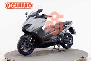 YAMAHA TMAX 560