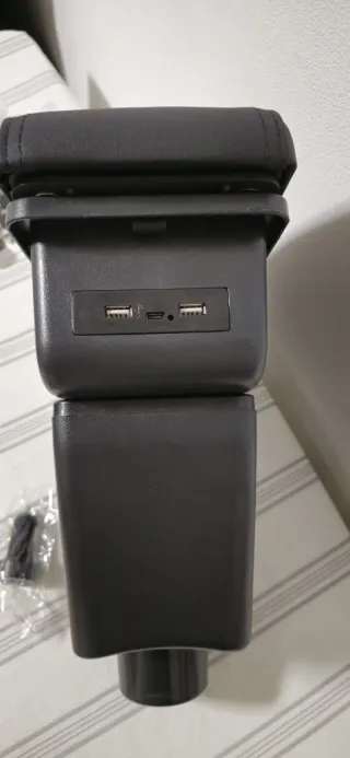 Reposabrazos para coche