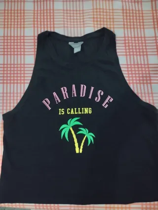 3 Camisetas y 1 Vestido Blanco