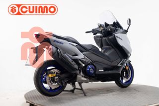 YAMAHA TMAX 560