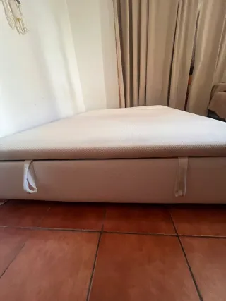 Canapé blanco polipiel y colchón muelles