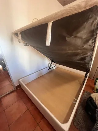 Canapé blanco polipiel y colchón muelles