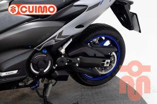 YAMAHA TMAX 560