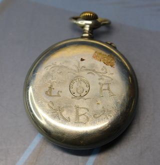 Antiguo reloj de bolsillo Distinguo. Funciona. 50 mm.