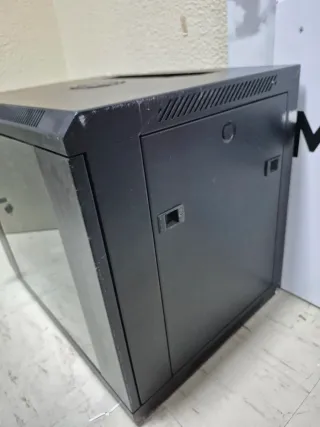 Bastidor LAN com porta de vidro