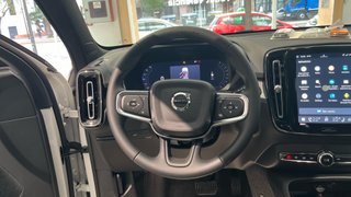 VOLVO XC40 2.0 B3 MHEV PLUS DARK DCT 163 5P