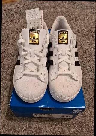 Adidas Superstar Talla 36 Blancas y Negras