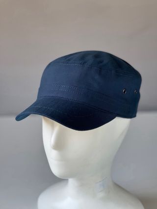 Gorra de verano azul