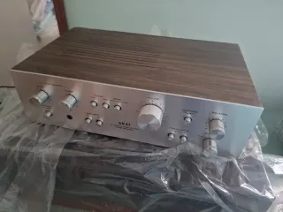 Amplificador Akai AM 2200