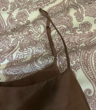 Vestido marrón tirantes Stradivarius