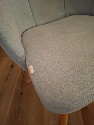 Silla de comedor tela  con patas de madera natural