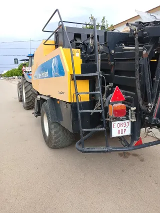 Empacadora y Rastrillo Hilerador