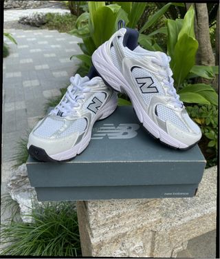 New Balance 530 Talla 37 Plata/Blanco