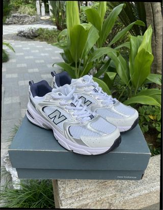 New Balance 530 Talla 37 Plata/Blanco