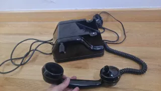 Teléfono antiguo baquelita alemán