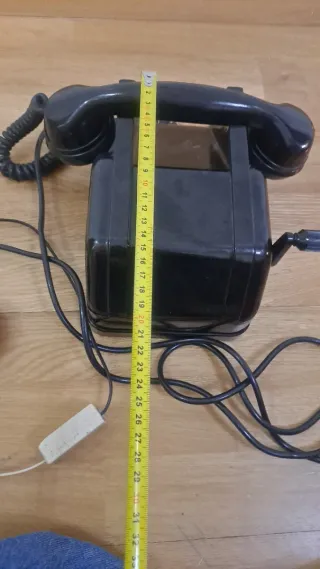 Teléfono antiguo baquelita alemán