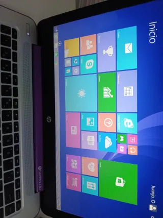 Portátil HP Plata y Morado