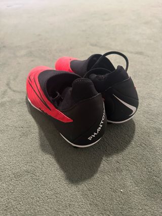 Tacos de fútbol Nike Phantom Talla 43