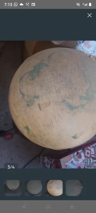 Globo terráqueo antiguo con lámpara