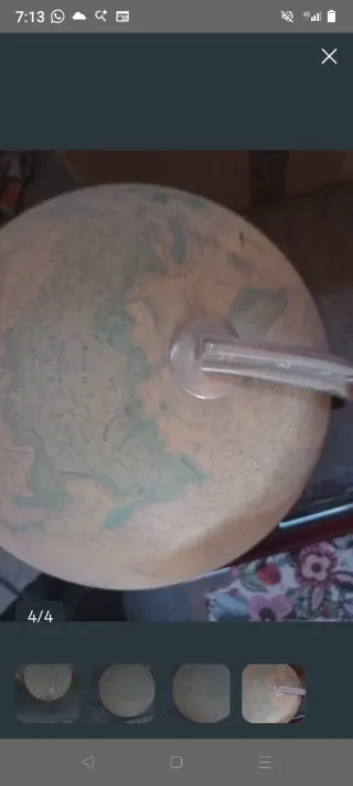 Globo terráqueo antiguo con lámpara