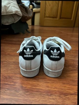 Adidas Superstar Talla 43 Blancas y Negras