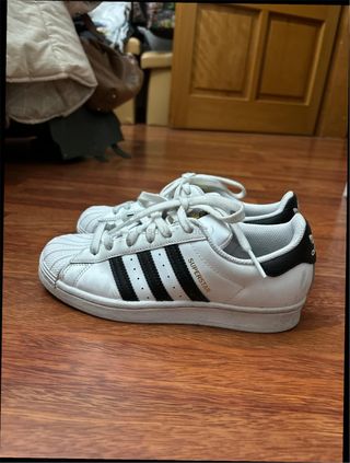Adidas Superstar Talla 43 Blancas y Negras