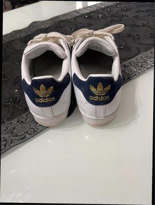 Adidas Superstar Talla 43 Blancas y Negras