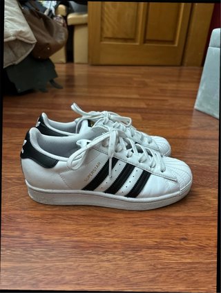 Adidas Superstar Talla 43 Blancas y Negras