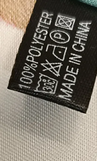 Pañuelo de seda con corazones amarillos