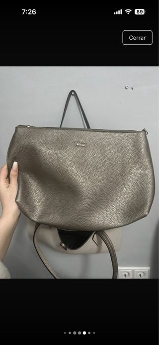 Bolso Guess Blanco con Flores Bordadas Con neceser