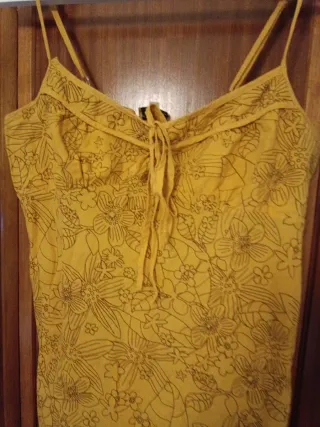 Vestido amarillo estampado